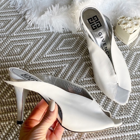 Givenchy Wing White Leather Sandals - Picture 5 of 15